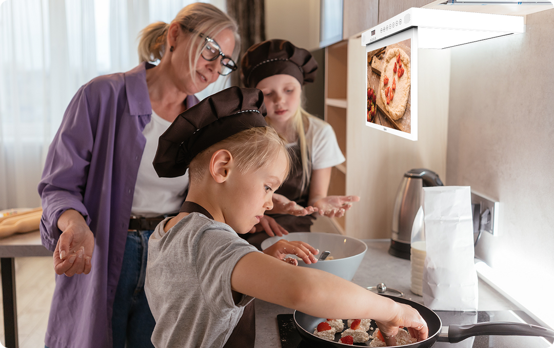15.6'' under cabinet TV
